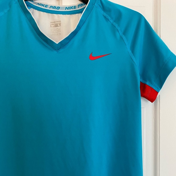 Nike Short-Sleeve - Picture 5 of 8